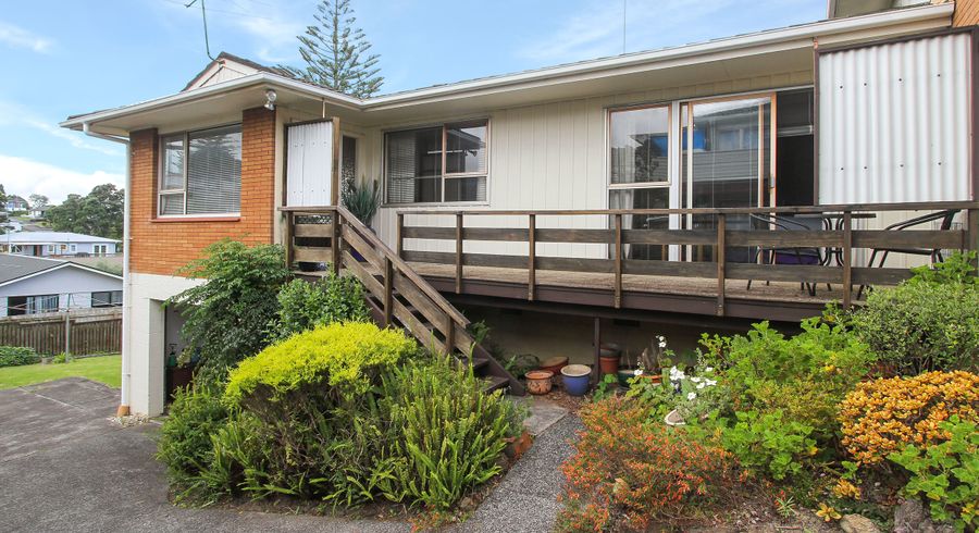  at 2/78 Bentley Avenue, Glenfield, Auckland