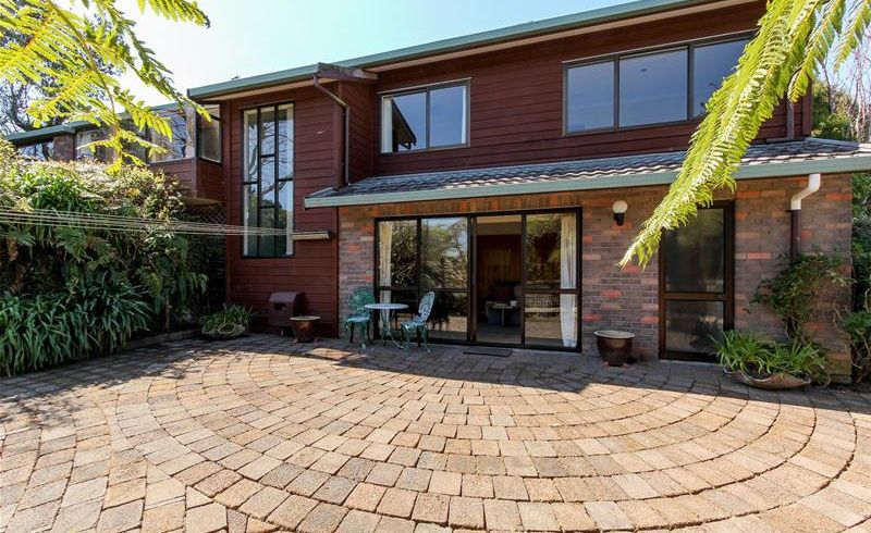  at 20 Sequoia Grove, Merrilands, New Plymouth