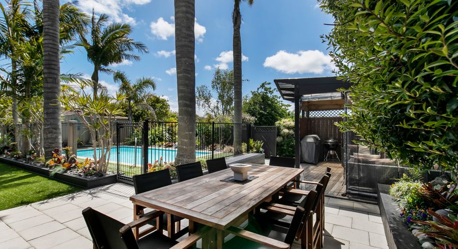  at 21 Sartors Avenue, Northcross, Auckland