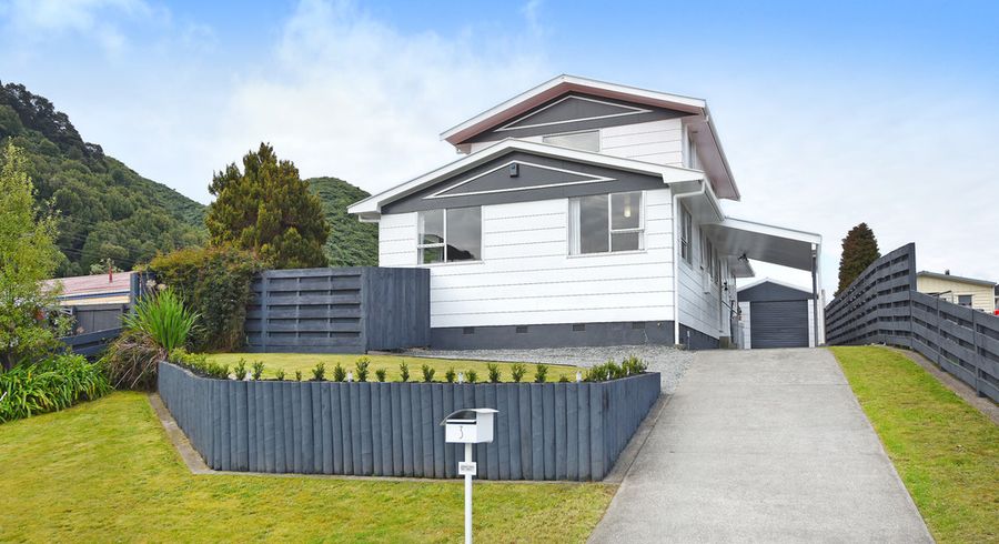  at 3 Kansas Grove, Totara Park, Upper Hutt