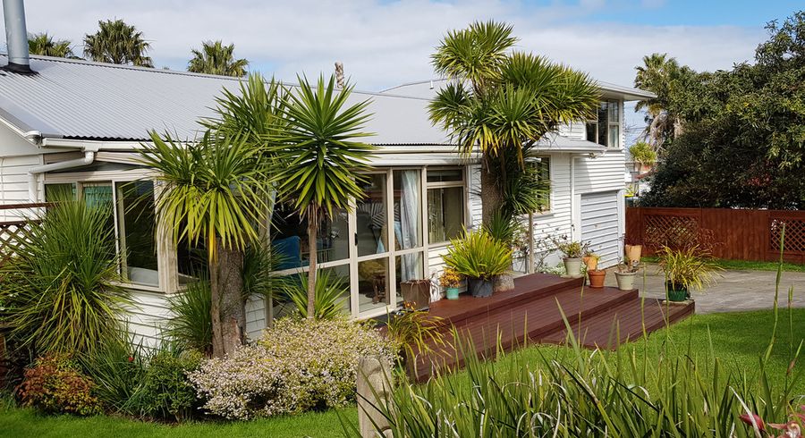  at 3 Ridgemount Rise, Mangere Bridge, Auckland