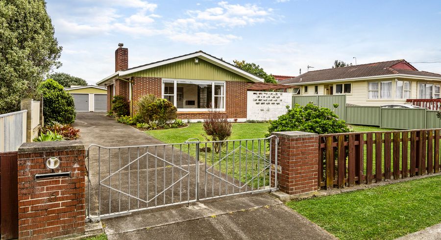 at 6 Michelle Place, Mangere, Auckland
