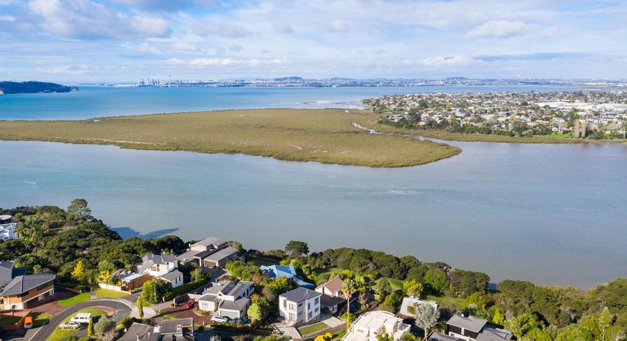 at 13 Constable Lane, West Harbour, Auckland