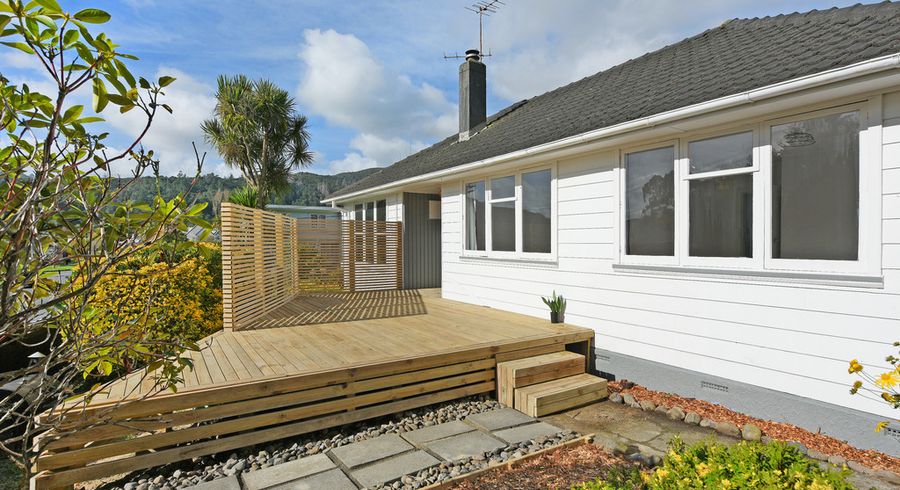  at 15 Rintoul Grove, Stokes Valley, Lower Hutt