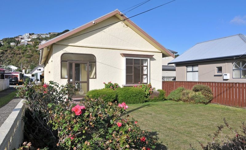  at 32 Argentine Avenue, Miramar, Wellington