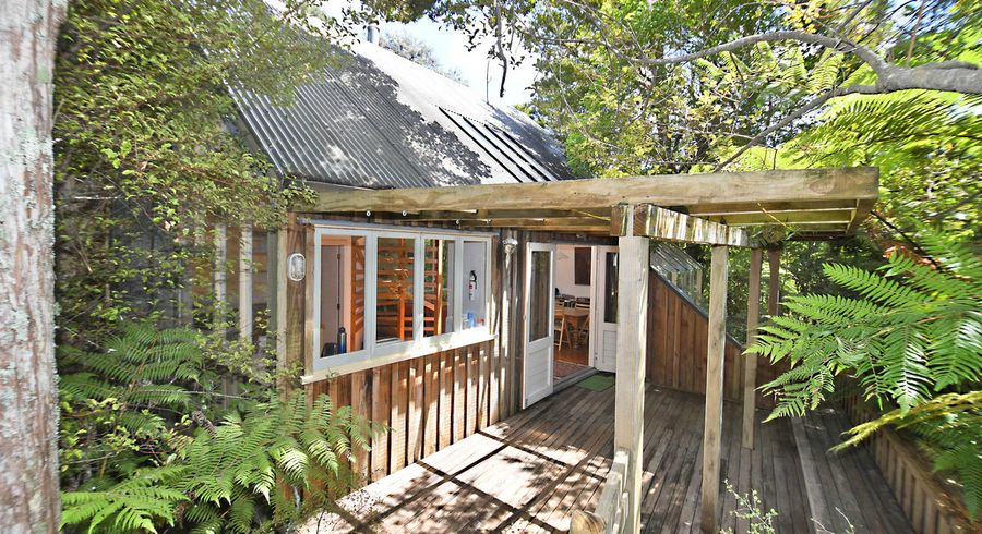  at 38 Grandview RD, Auckland