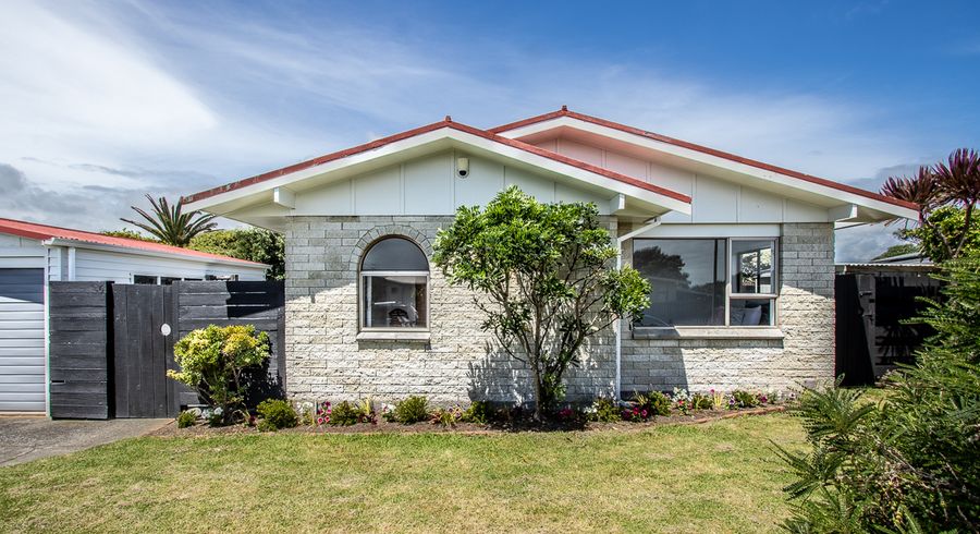  at 6 Mountainview Terrace, Otaki Beach, Otaki