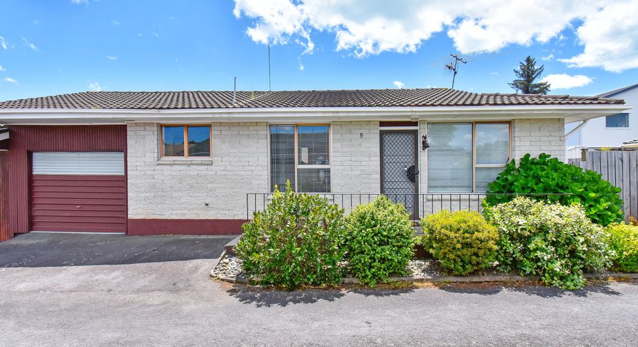  at 5/54 Moore Street, Howick, Auckland