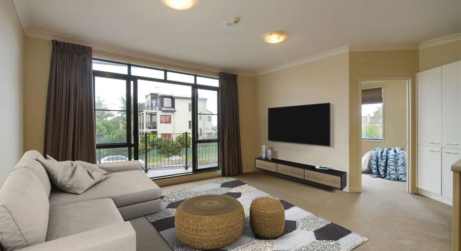  at 1/99 Mokoia Road, Birkenhead, Auckland