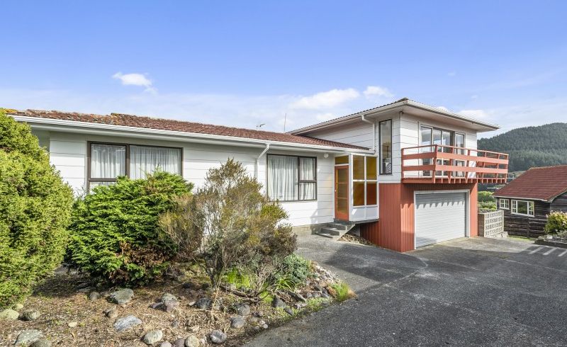  at 102 Taylor Terrace, Tawa, Wellington