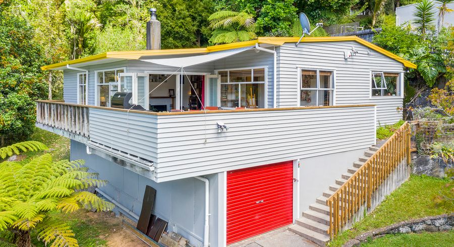  at 4 Mahoe Road, Titirangi, Auckland