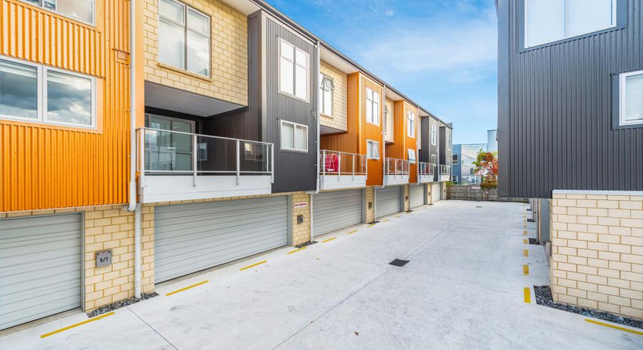  at 9/7 Vialou Street, Hamilton Central, Hamilton