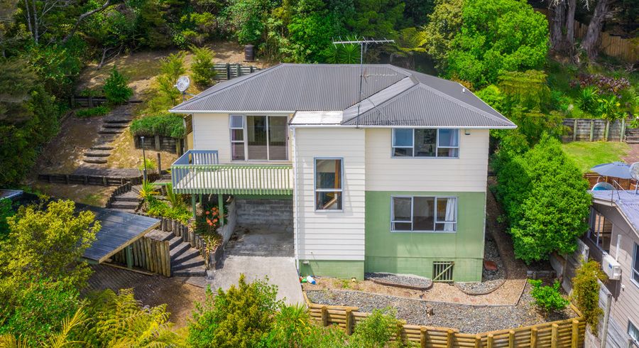  at 6 Vari Place, Bayview, Auckland