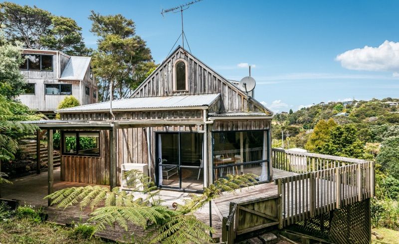  at 3 Queens Drive, Oneroa, Waiheke Island