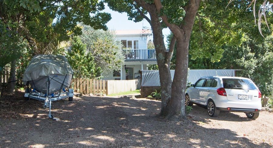  at 38 Alison Road, Surfdale, Waiheke Island