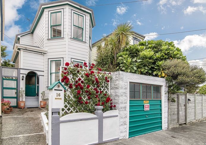  at 16 Edge Hill, Mount Victoria, Wellington