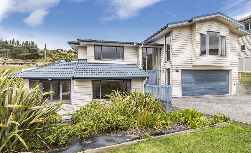  at 17 Endeavour Drive, Whitby, Porirua