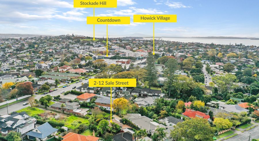  at 2/12 Sale Street, Howick, Auckland