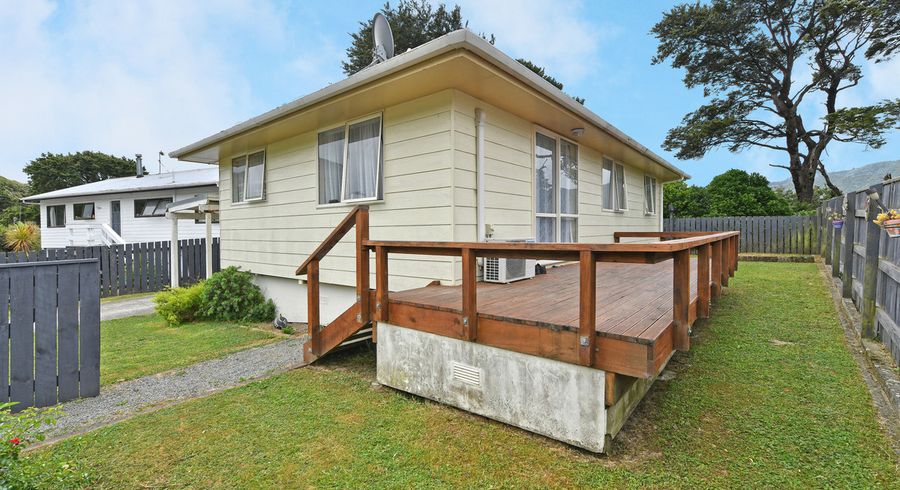  at 16 Oaklands Grove, Clouston Park, Upper Hutt