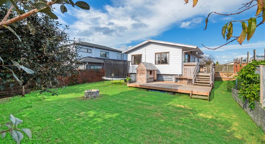  at 2/12 Riverpark Crescent, Henderson, Auckland