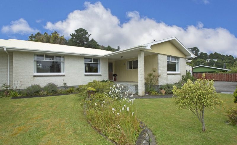  at 4 Tawhai Street, Stokes Valley, Lower Hutt