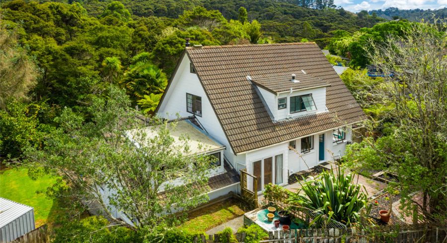  at 84 Grassmere Road, Henderson Valley, Auckland