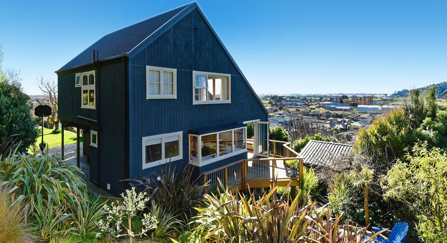  at 2/133 Port Hills Road, Heathcote Valley, Christchurch