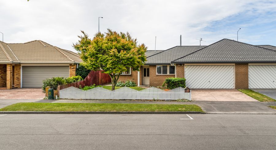  at 1/17 Cardigan Bay Place, Addington, Christchurch
