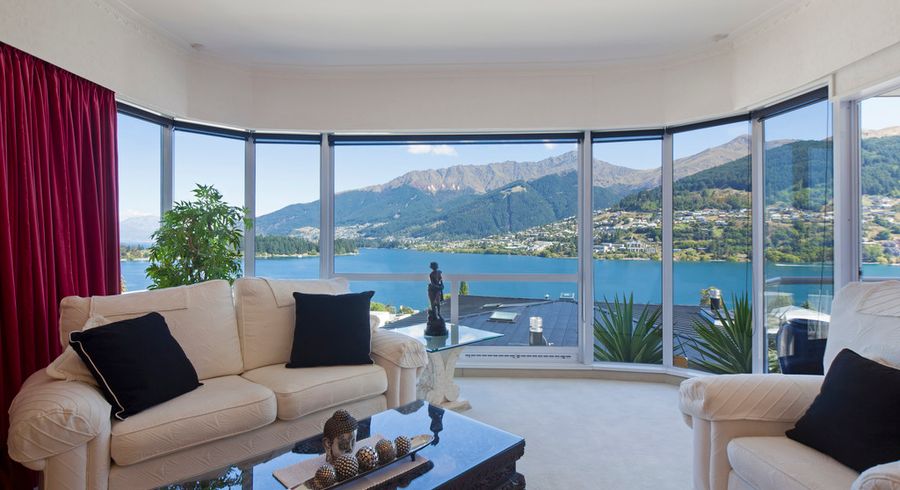  at 11 Balmoral Drive, Kelvin Heights, Queenstown