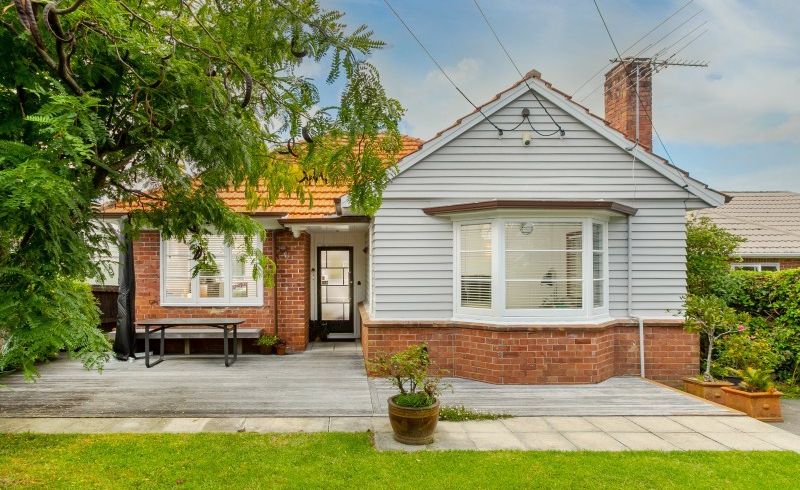  at 16 Wainoni Avenue, Point Chevalier, Auckland