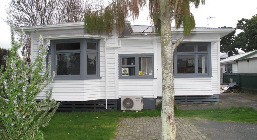  at 10 Viola Avenue, Mangere East, Auckland