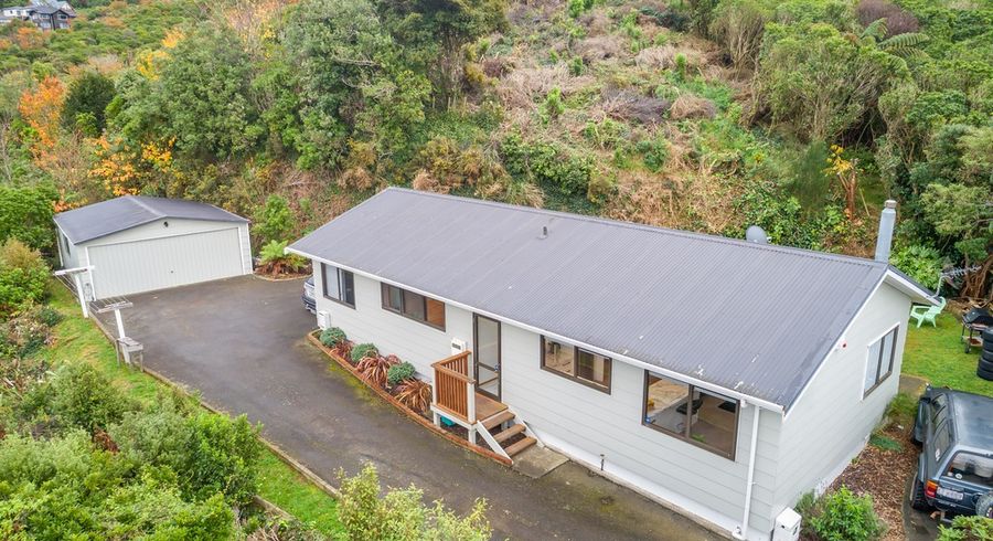  at 42 Rembrandt Avenue, Tawa, Wellington