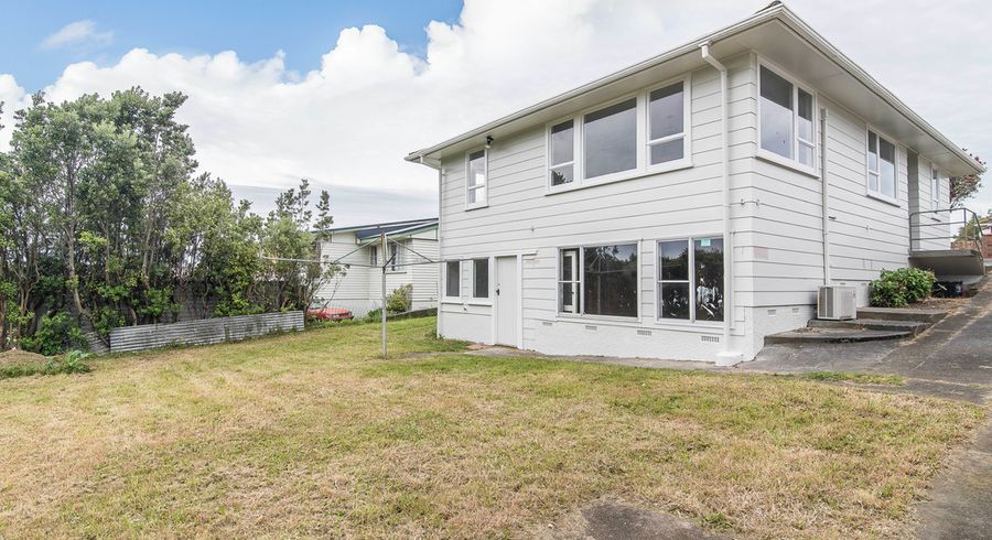  at 44 Takapuwahia Drive, Takapuwahia, Porirua