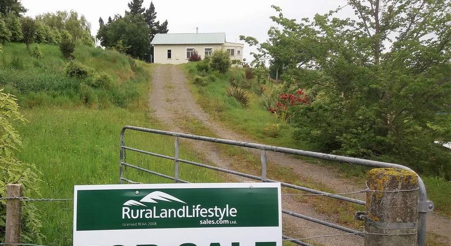  at 2975 Cheltenham Hunterville Road, Cheltenham