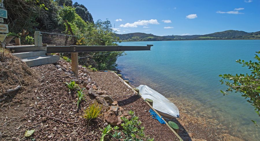  at 42 Albert Crescent, Ostend, Waiheke Island