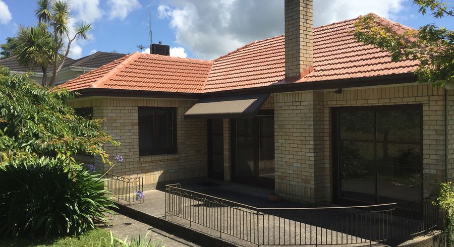  at 12 Alison Street, Hamilton Lake, Hamilton