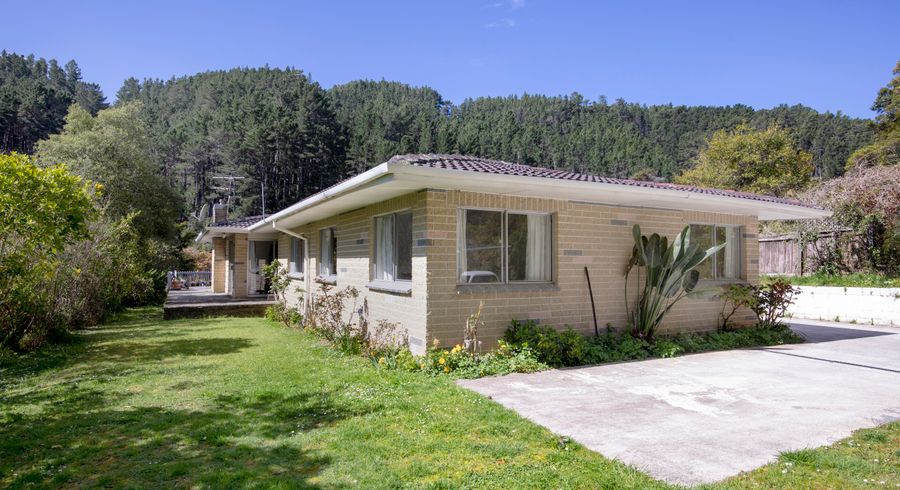  at 40 Elmslie Road, Pinehaven, Upper Hutt