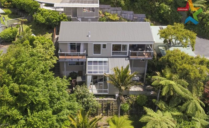  at 27 Rakeiora Grove, Korokoro, Lower Hutt