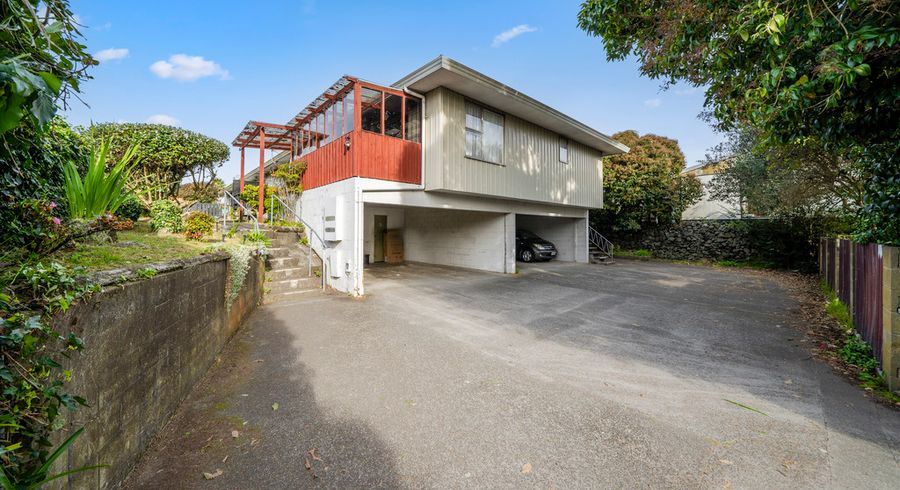  at 2/30 Ferndale Road, Mount Wellington, Auckland