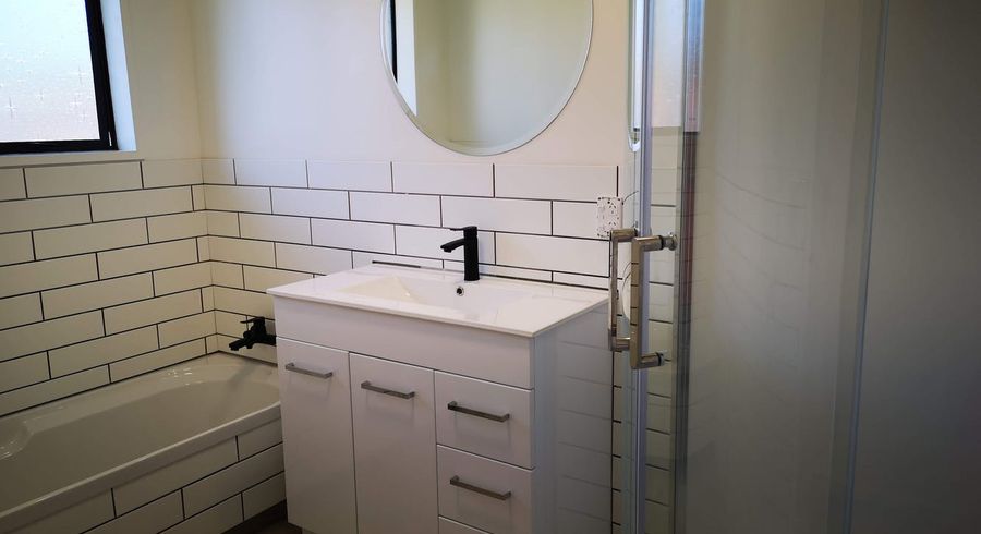  at 2/471 Wairakei Road, Burnside, Christchurch