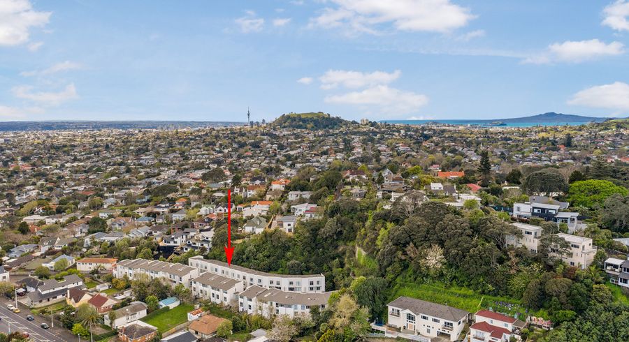  at 40/852 Mount Eden Road, Three Kings, Auckland