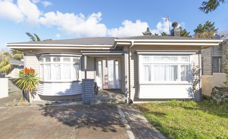  at 1014 Great North Road, Point Chevalier, Auckland