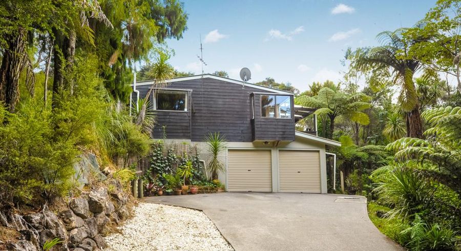  at 7 Hayes Road, Henderson Valley, Auckland