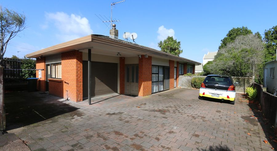  at 2/647 Mount Albert Road, Royal Oak, Auckland