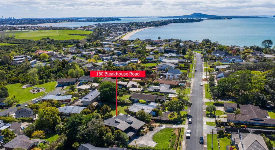  at 180 Bleakhouse Road, Mellons Bay, Auckland