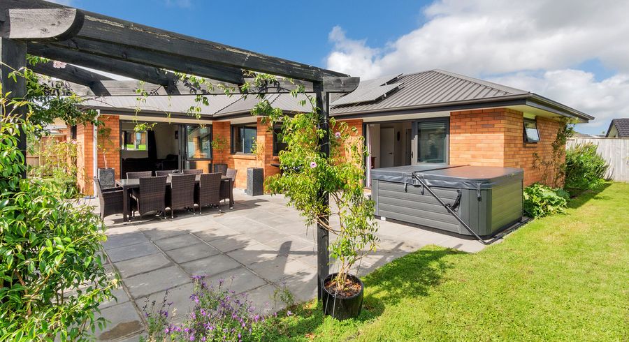  at 33 Searle Drive, Patumahoe, Pukekohe
