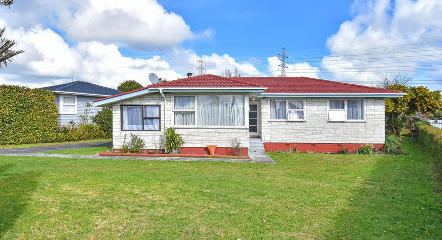  at 95 Chichester Drive, Rosehill, Papakura