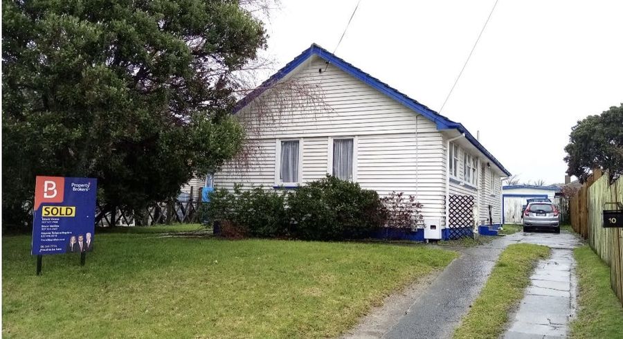 at 10 Armstrong Place, Gonville, Whanganui