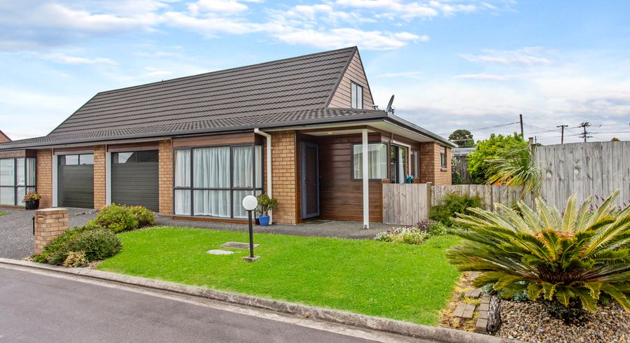 at 5/56 Larnoch Road, Henderson, Auckland