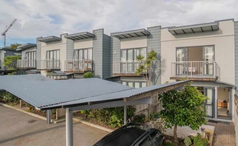 at 17/8 Soljak Place, Mount Albert, Auckland